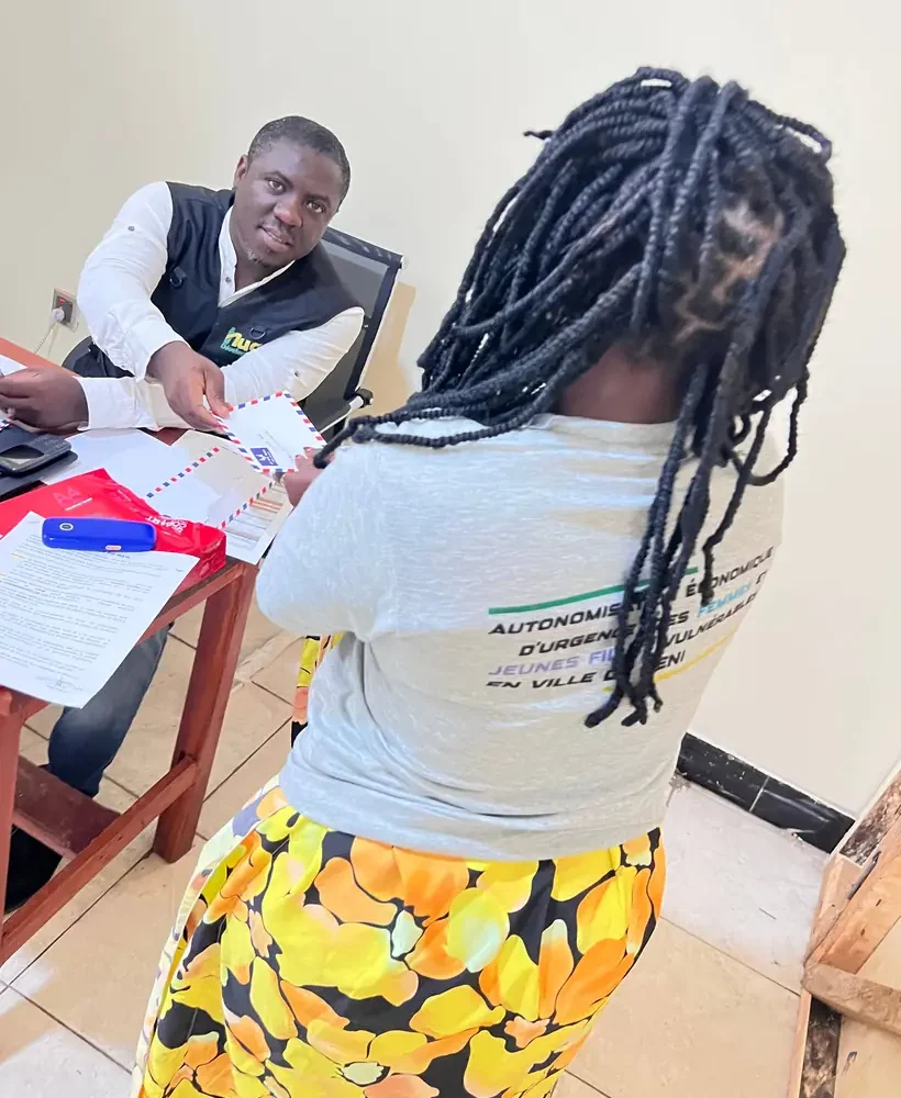 Signature du contrat de bail au bureau d’Inua Développement à Beni.